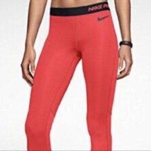Nike PRO CAPRIS…